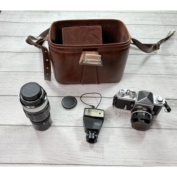 Nikon F Eye Level Silver 35mm SLR Film Camera Japan with Accessories UNTESTED - Picture 1 of 16